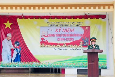 SINH HOẠT DƯỚI CỜ Chủ đề: “Tự hào anh Bộ đội Cụ Hồ – Tiếp bước cha anh” Kỷ niệm 81 năm Ngày thành lập Quân đội Nhân dân Việt Nam (22/12/1944 – 22/12/2025) Trường Tiểu học Quỹ Nhất